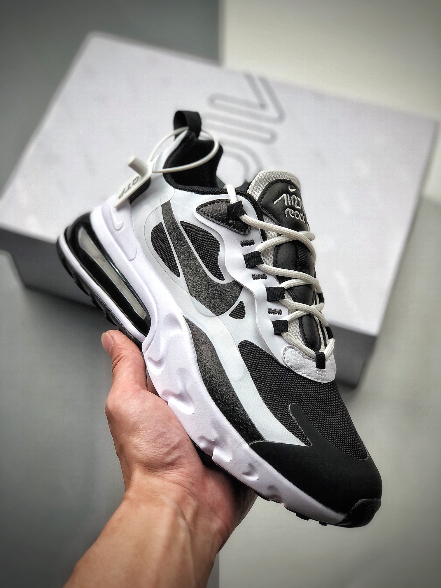 220   Nike Air Max 270 React 半小掌气垫跑鞋 CT1646-100