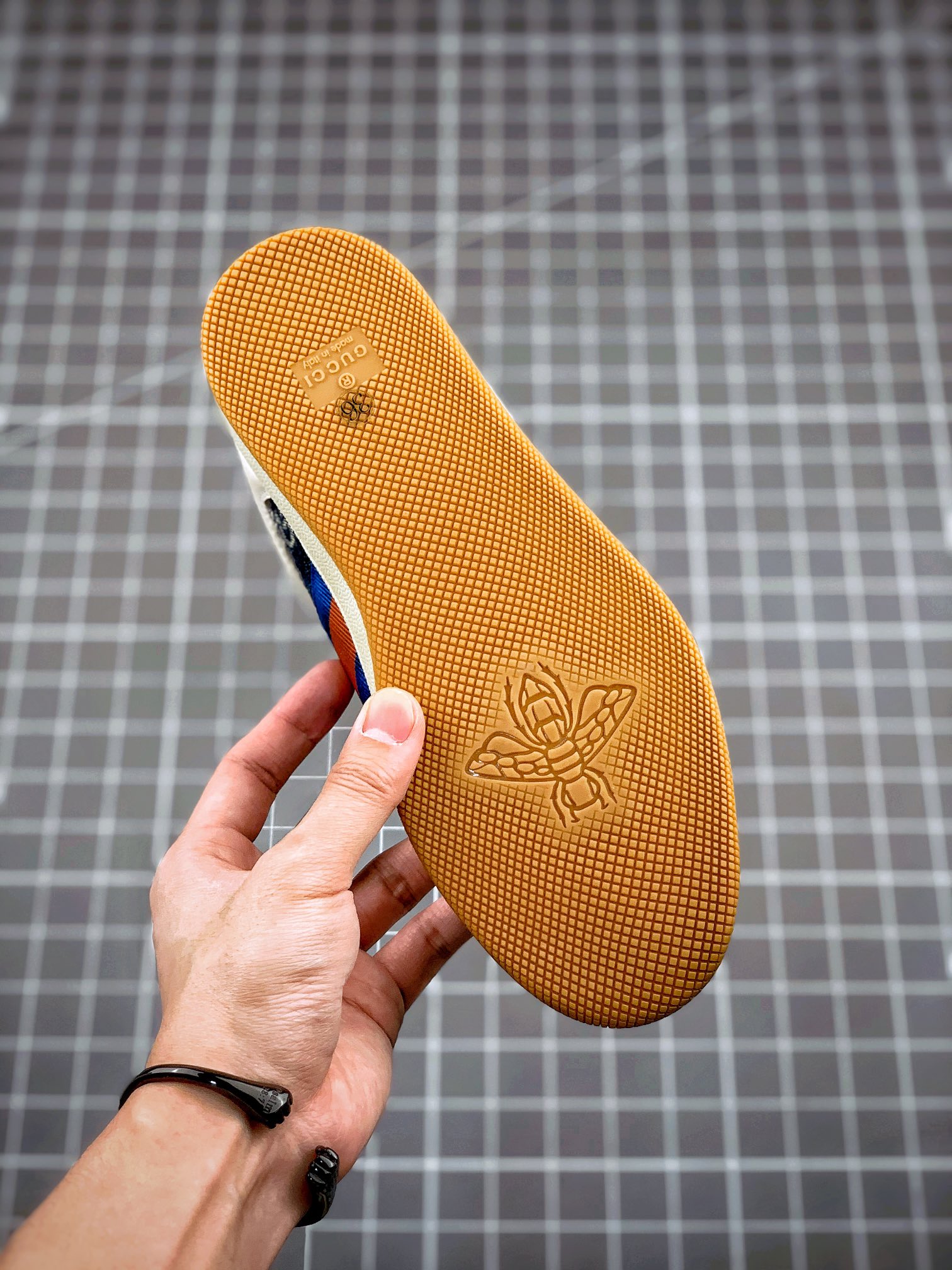 550 Gucci Distressed Screener sneaker古驰小脏鞋系列