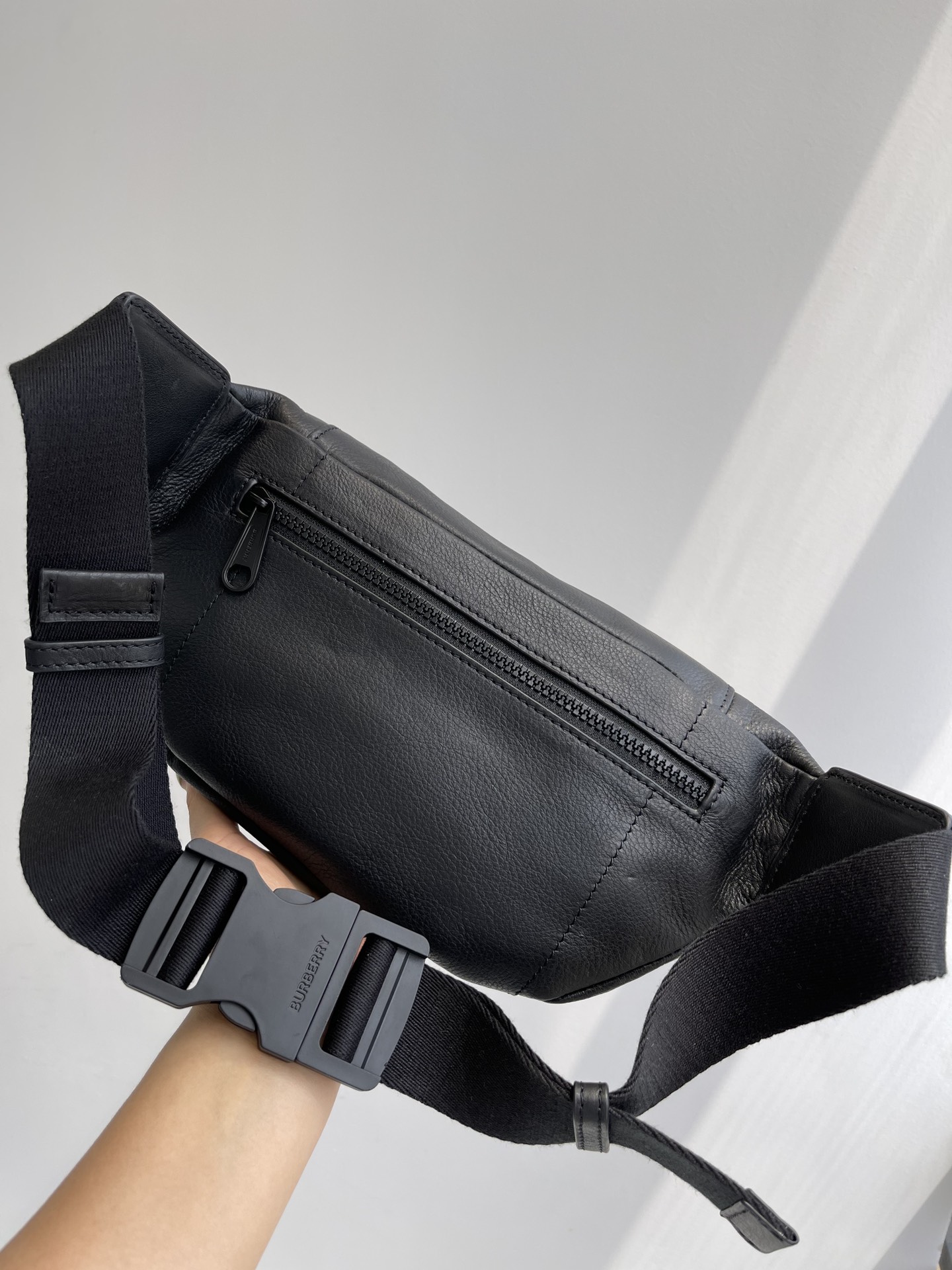 Burberry Black 31x16x7 5cm crossbody