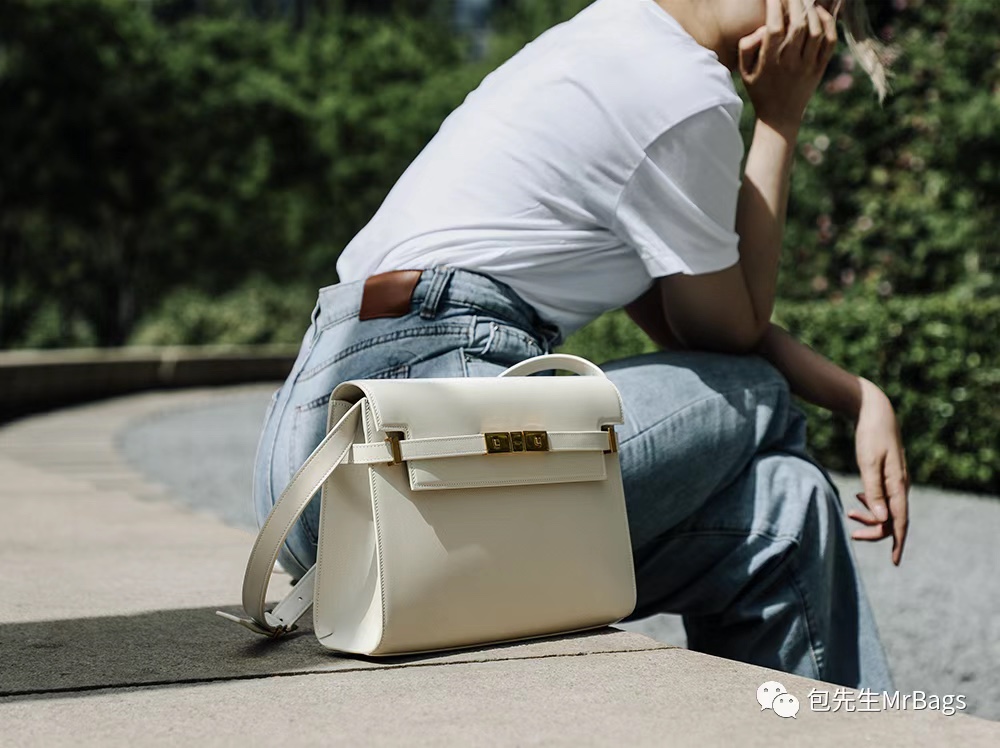 Ysl 𝑴𝒂𝒏𝒉𝒂𝒕𝒕𝒂𝒏 29CM曼哈顿法棍包 579271白色牙签纹金扣