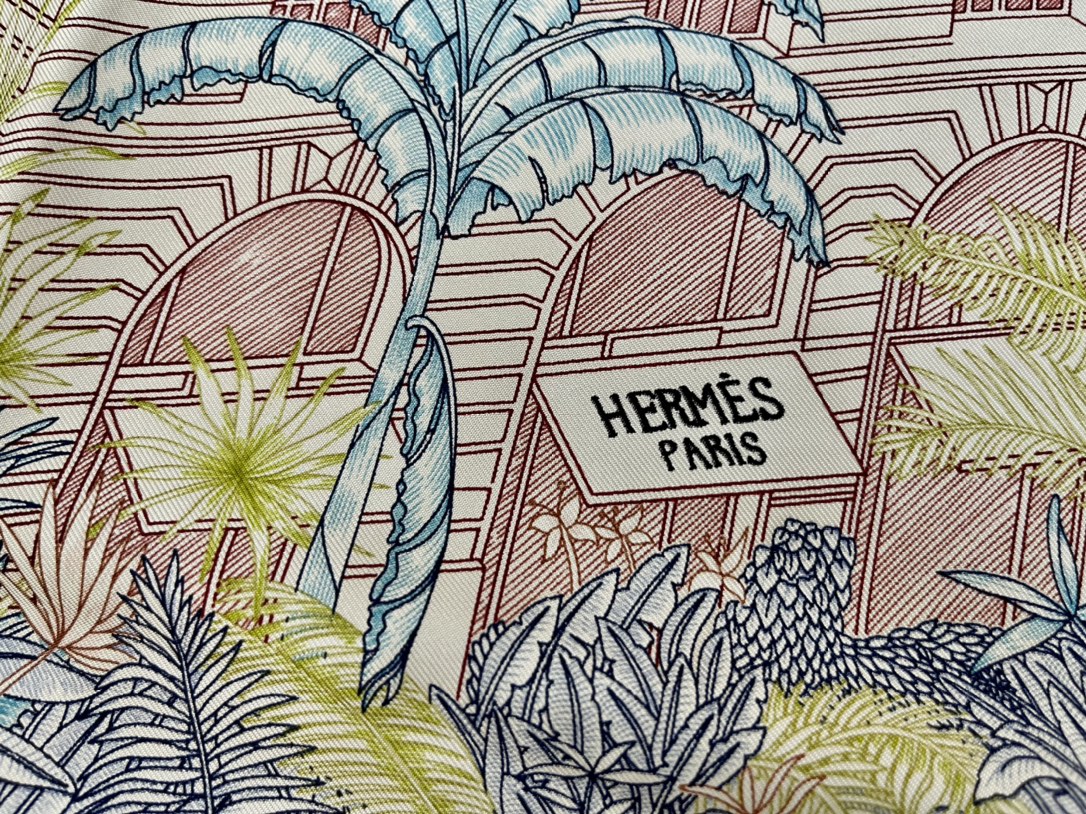 Hermes爱马仕100%真丝手工卷边围巾