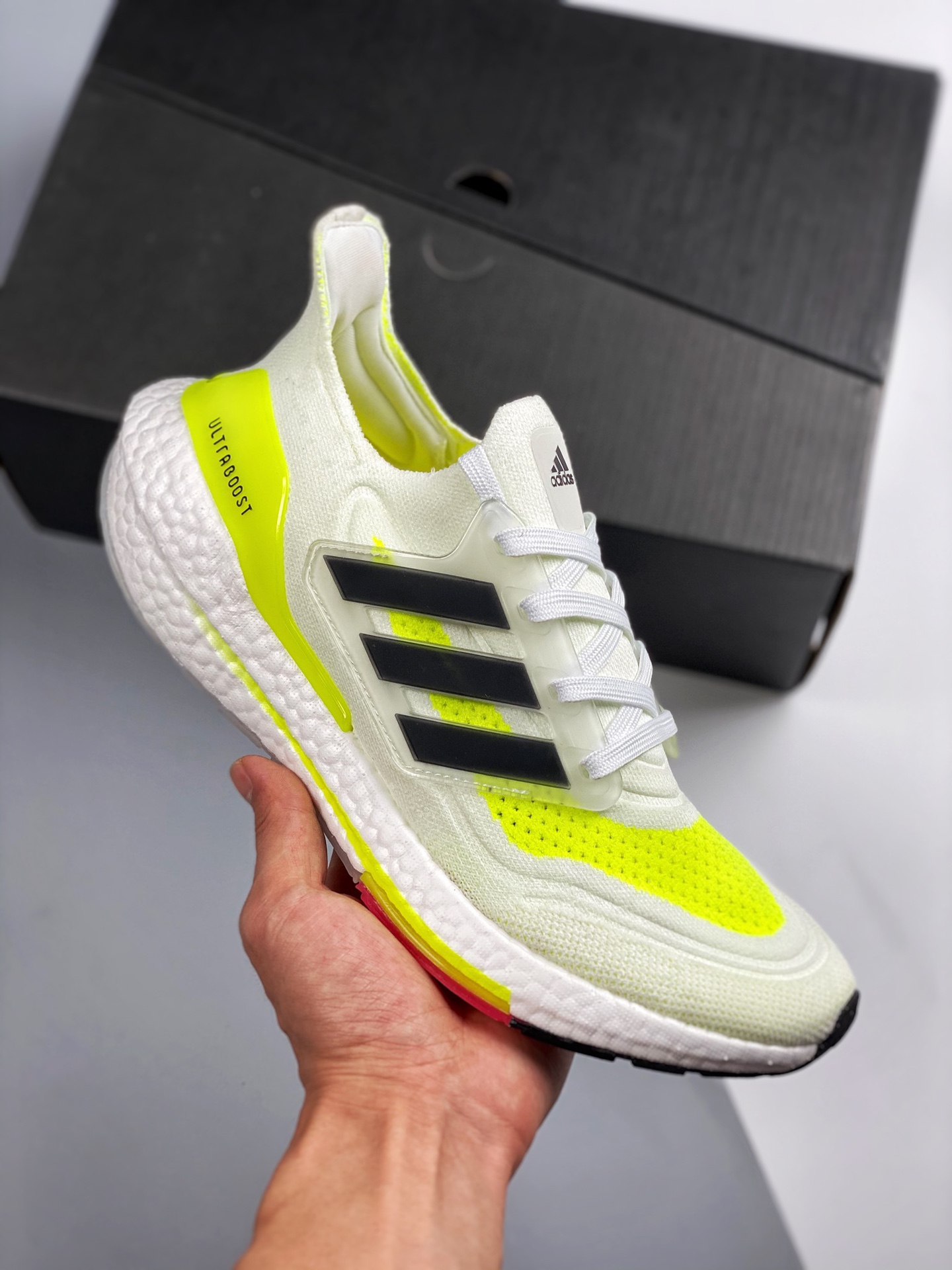Ultra Boost 7.0 Blanco amarillo verde Disponible en tiendas Lanzamiento real fotografiado En comparación con el anterio…