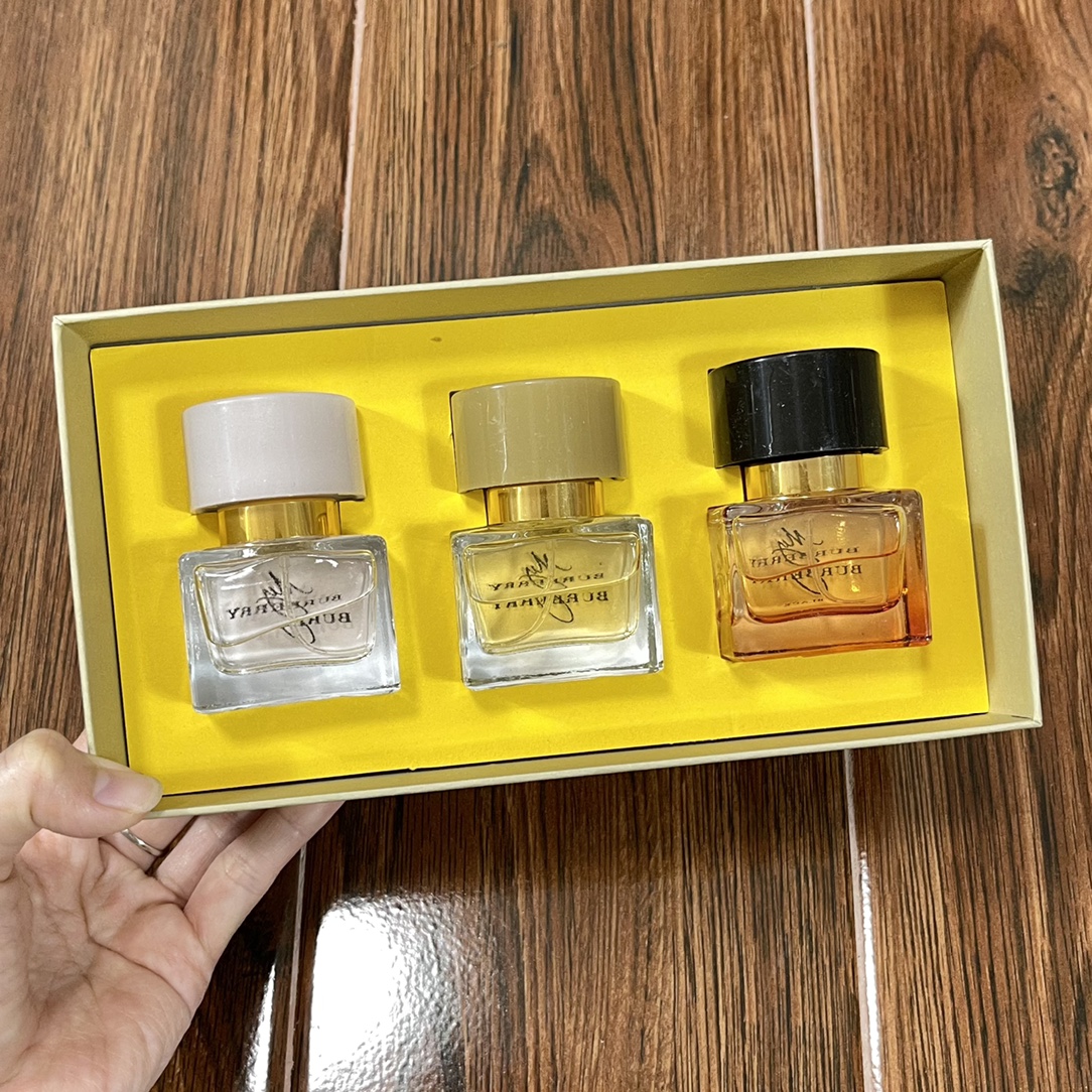 Burberry Perfume Set for Women - 3 x 25ml Eau de Parfum Gift Box 4 i1620438260 5930 3