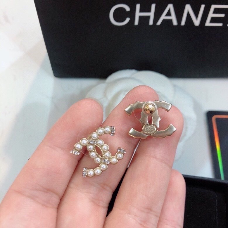 Chanel CHANEL 2021s系列 优雅、 、耳钉 的搭配 使你更加 华丽