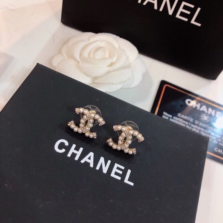 Chanel CHANEL 2021s系列 优雅、 、耳钉 的搭配 使你更加 华丽