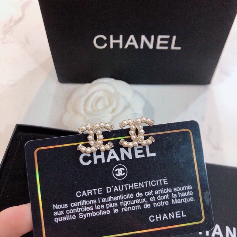 Chanel CHANEL 2021s系列 优雅、 、耳钉 的搭配 使你更加 华丽