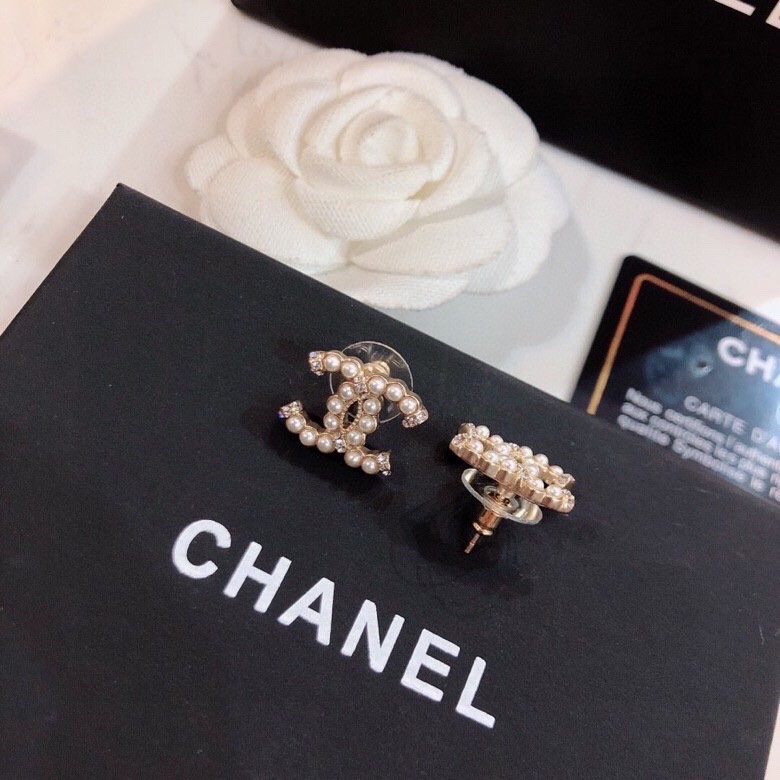 Chanel CHANEL 2021s系列 优雅、 、耳钉 的搭配 使你更加 华丽
