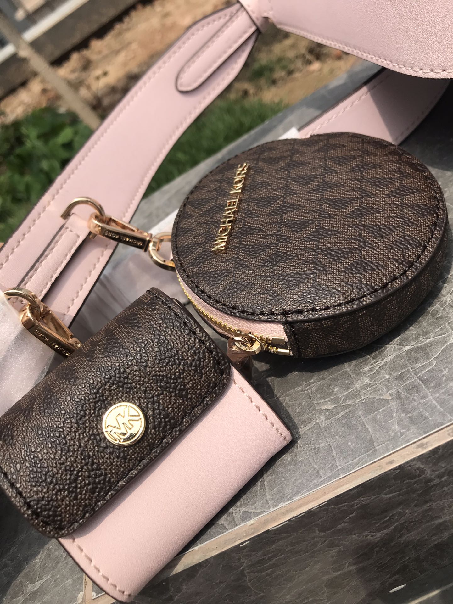 Michael Kors mk2023新款Jet Set三合一老花麻将包宽肩带斜挎包 单独2个小挂包 圆形零钱包