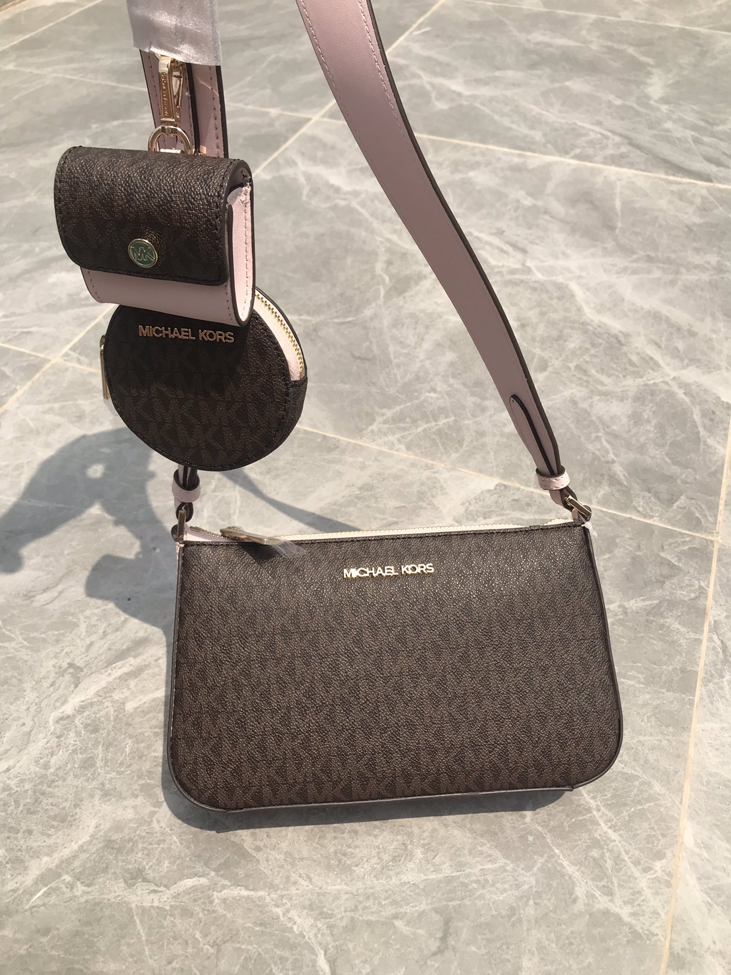 Michael Kors mk2023新款Jet Set三合一老花麻将包宽肩带斜挎包 单独2个小挂包 圆形零钱包
