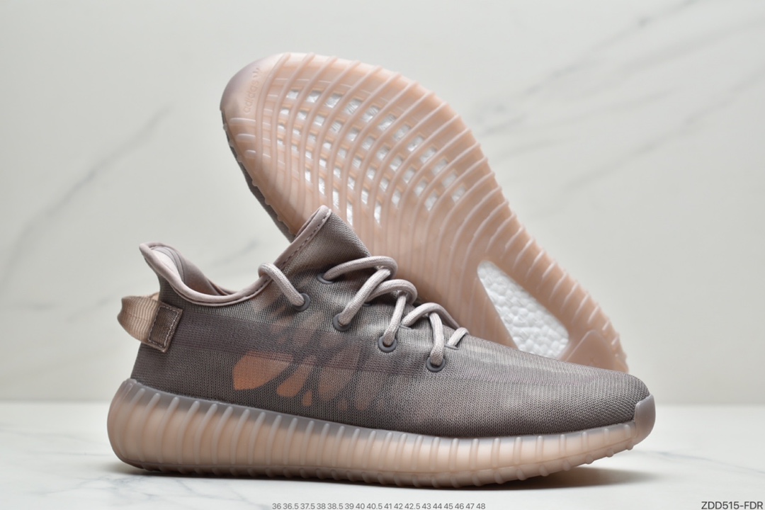 230 yeezy 350全透洞洞鞋 这款全新配色鞋身 GW2871