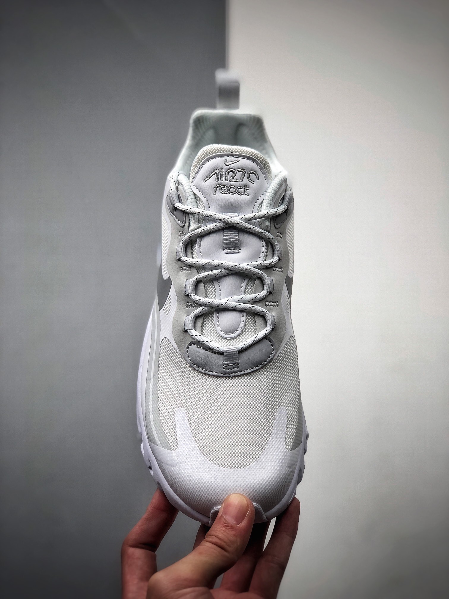 220   原装级别 Nike Air Max 270 React 半小掌气垫跑鞋 CV1632-100