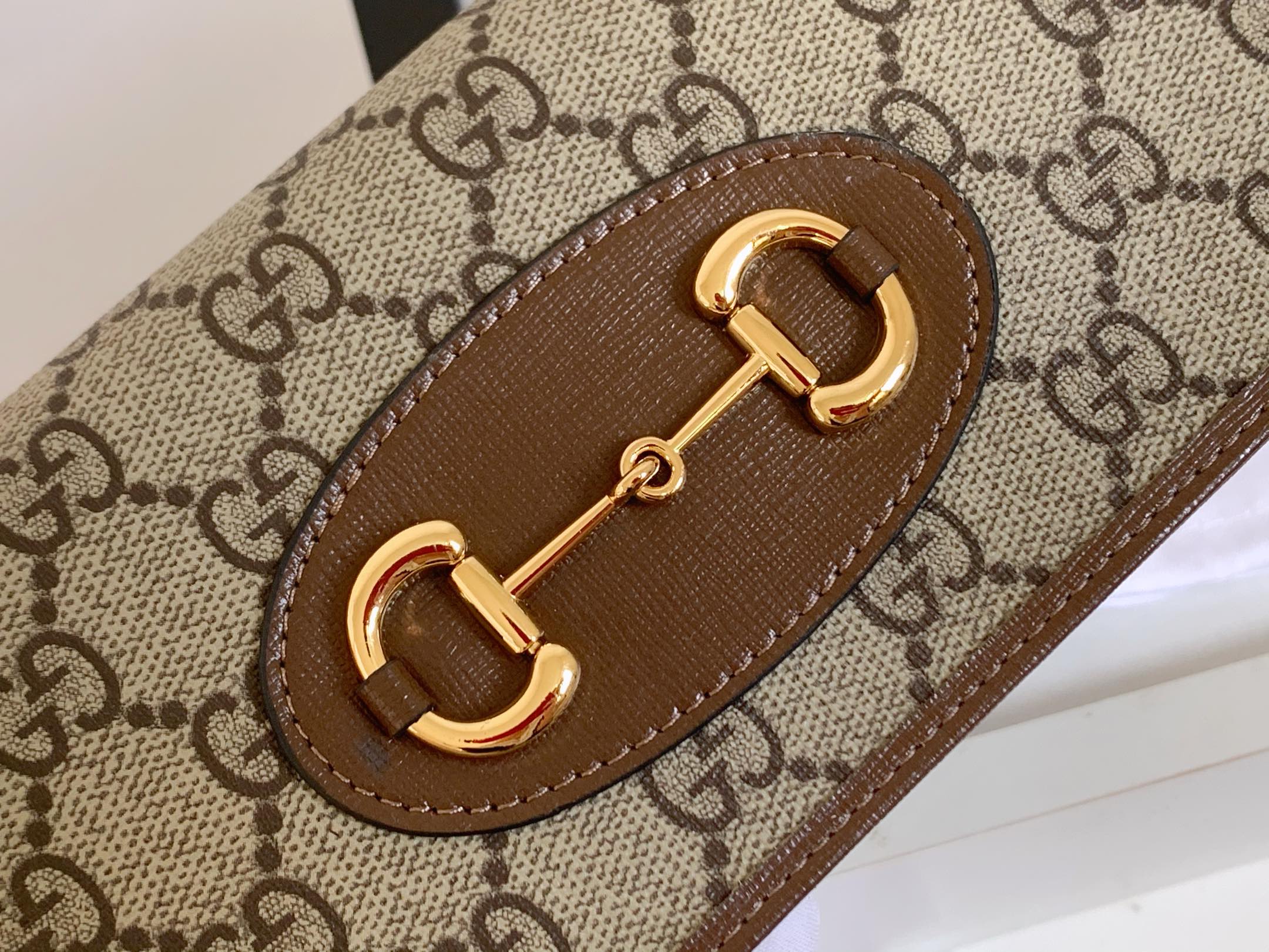 Gucci 1955馬蹄金具カードケース GG Supreme