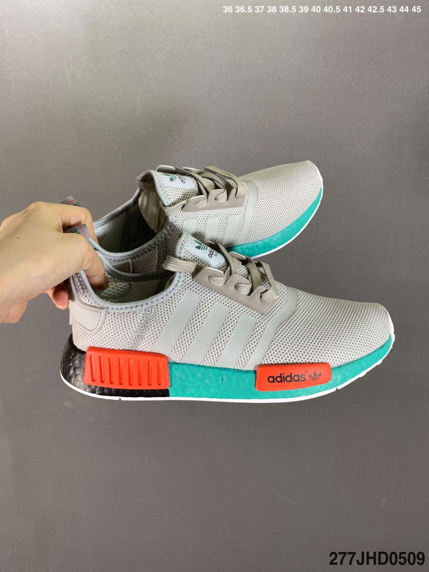 150 阿迪达斯 Adidas NMD R-1 Runner 针织面街头风经典百搭跑步鞋 EG6363