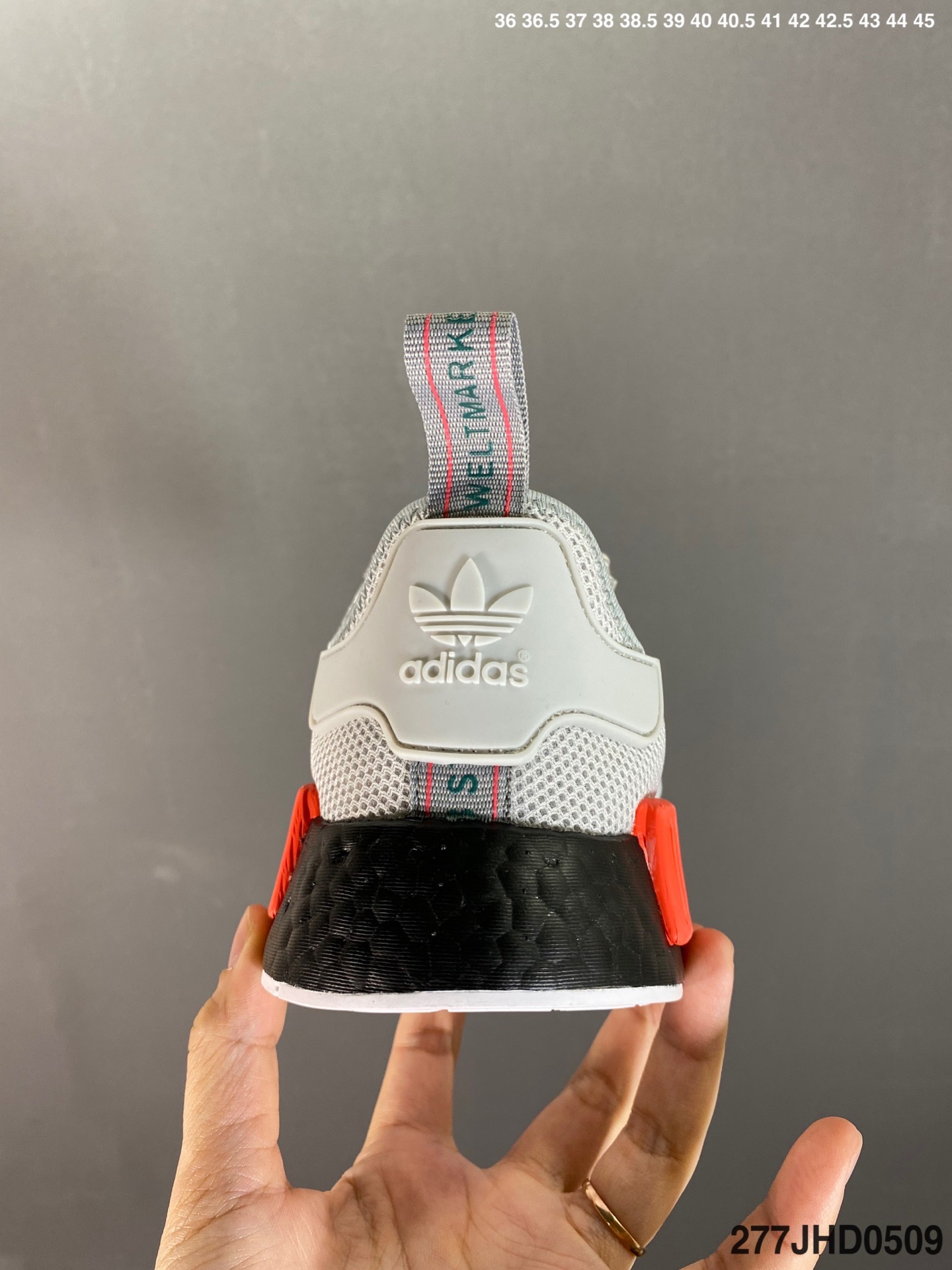 150 阿迪达斯 Adidas NMD R-1 Runner 针织面街头风经典百搭跑步鞋 EG6363