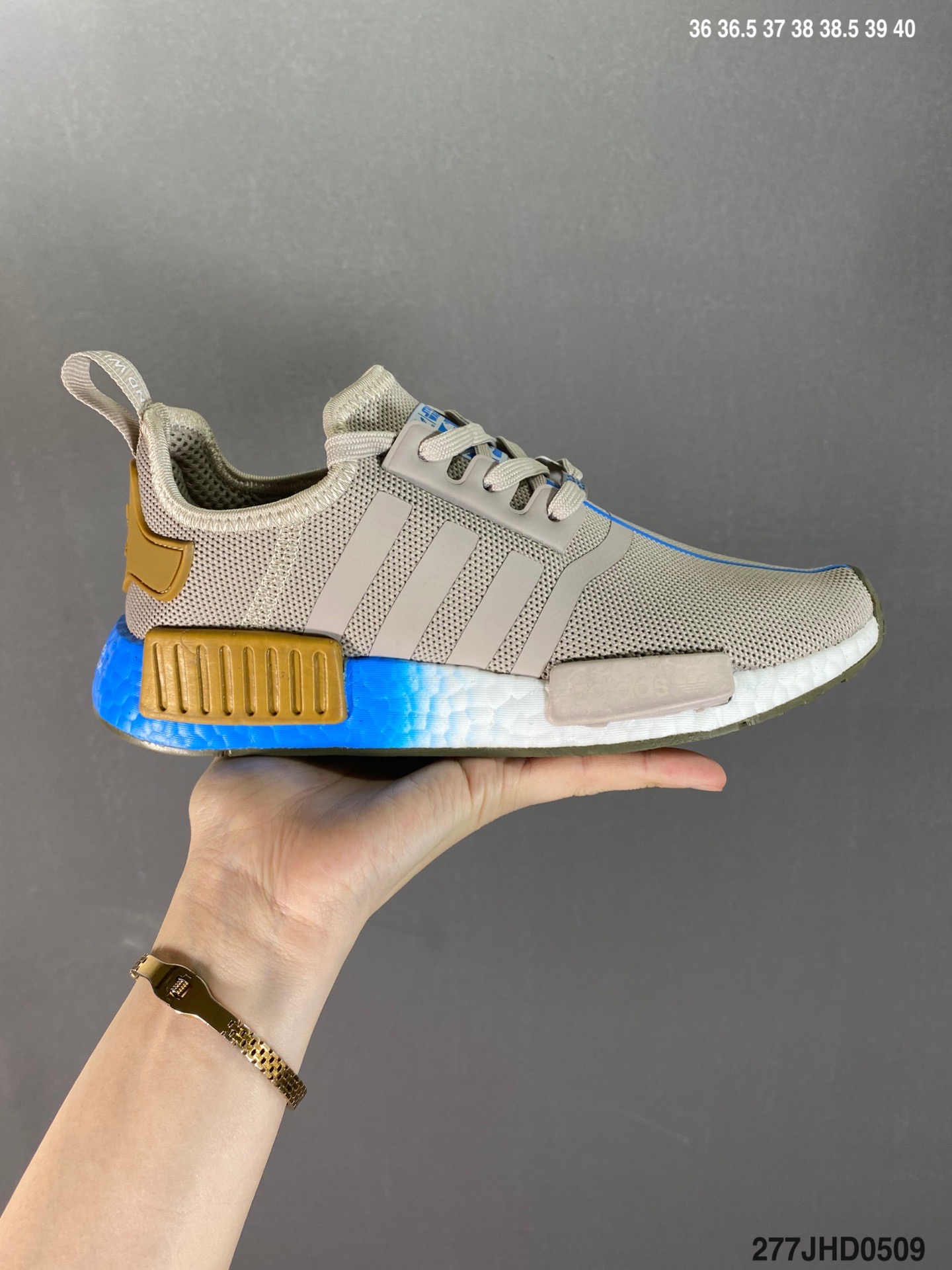 150 阿迪达斯 Adidas NMD R-1 Runner 针织面街头风经典百搭跑步鞋 EG6363