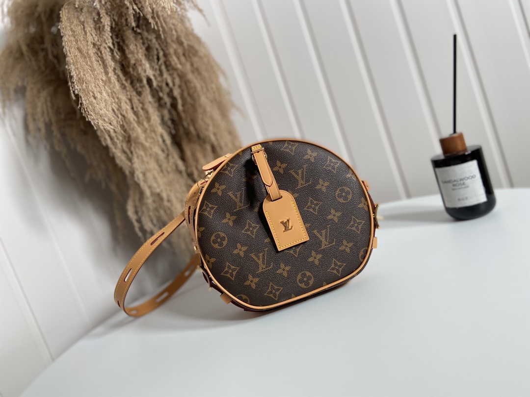 Louis Vuitton LV Boite Chapeau Bags Handbags Designer 7 Star Replica
 Monogram Canvas Fall/Winter Collection M52294