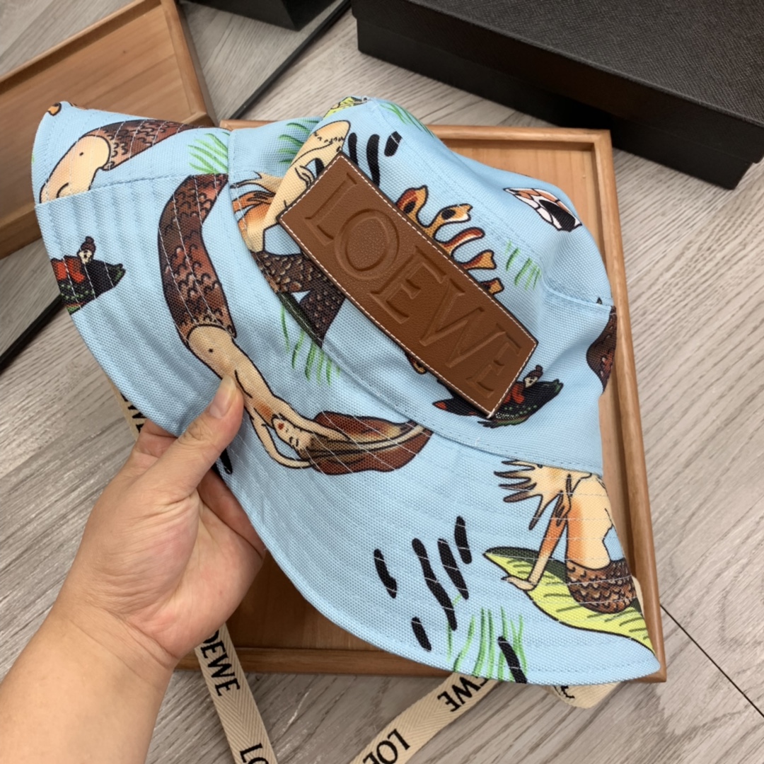 。LOEWE。斗鱼主播同款色原版料！田园风光渔夫帽！今年帽子第一流行趋势绝对是渔夫帽！今年的渔夫帽满目玲