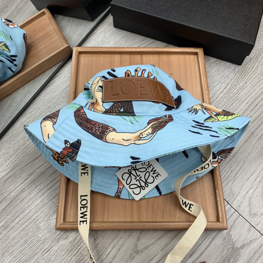 。LOEWE。斗鱼主播同款色原版料！田园风光渔夫帽！今年帽子第一流行趋势绝对是渔夫帽！今年的渔夫帽满目玲