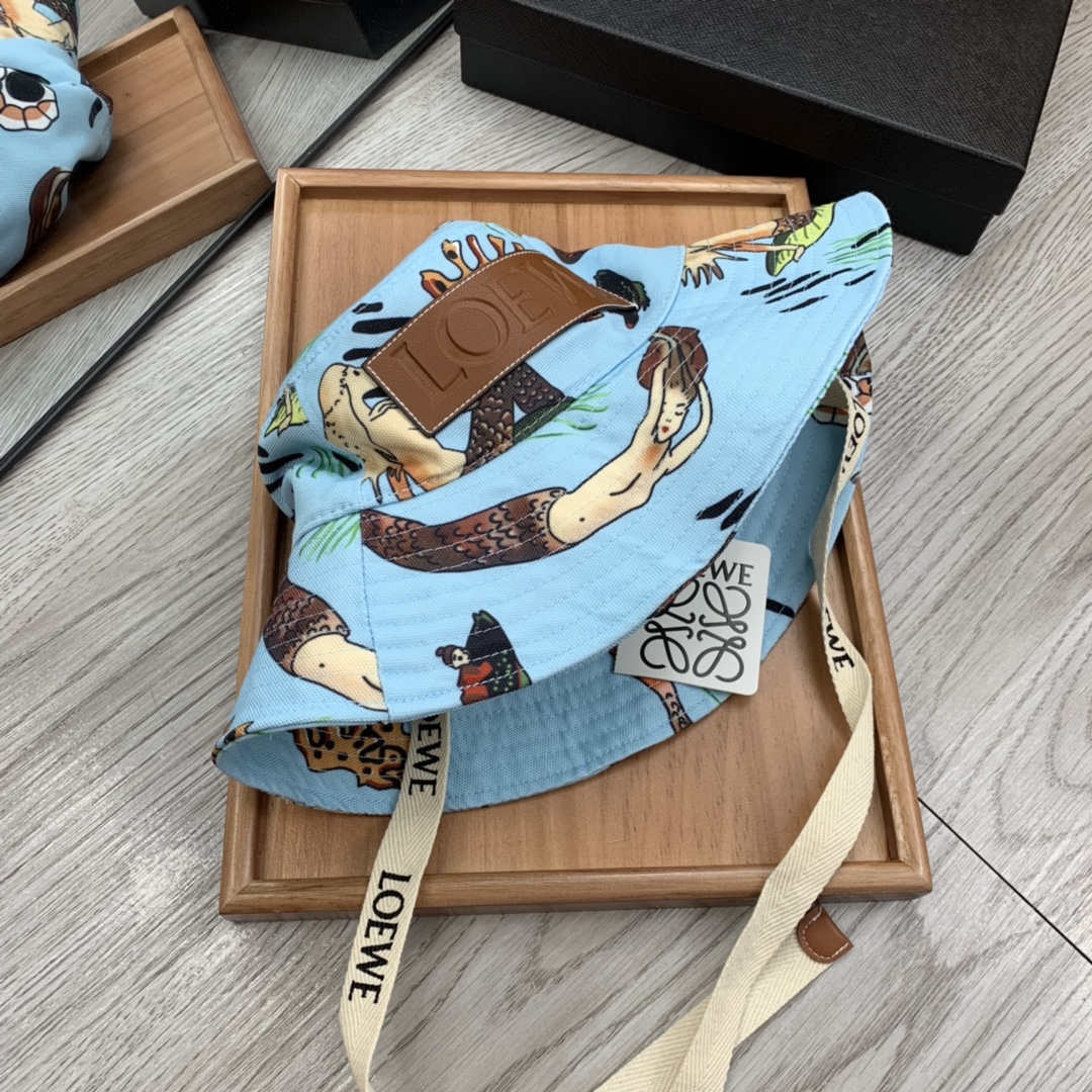 。LOEWE。斗鱼主播同款色原版料！田园风光渔夫帽！今年帽子第一流行趋势绝对是渔夫帽！今年的渔夫帽满目玲