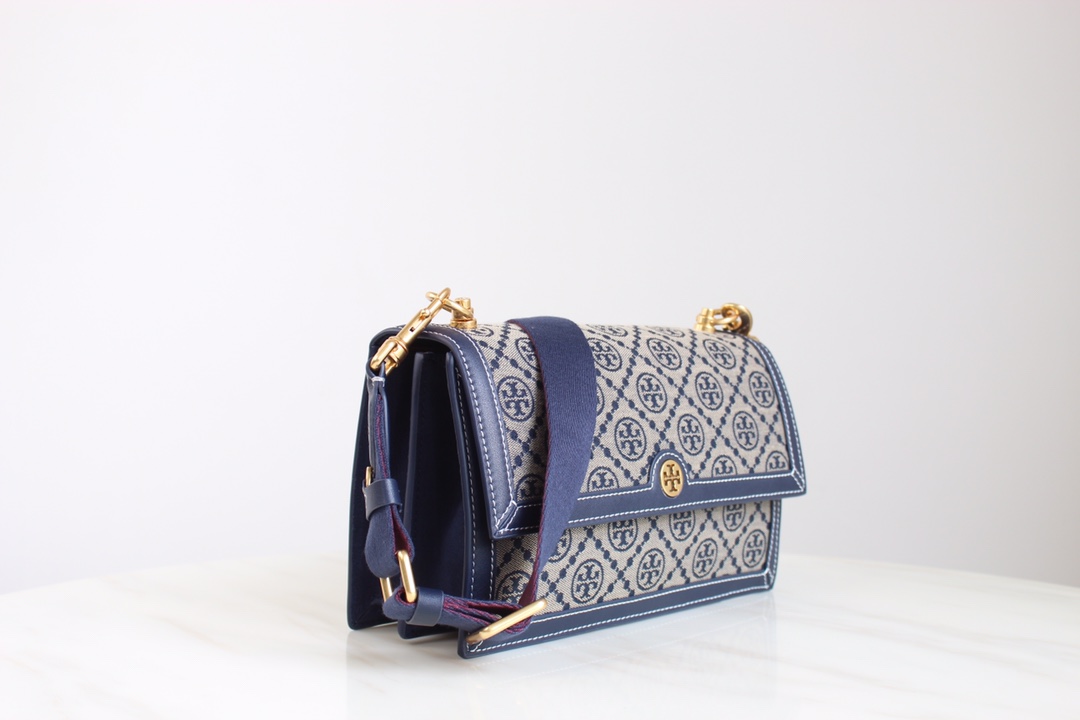 Tory Burch 大号——Tory burch2021春夏 风琴包 设计灵感源自德高宾夕法尼亚人传统缝工艺的 图案