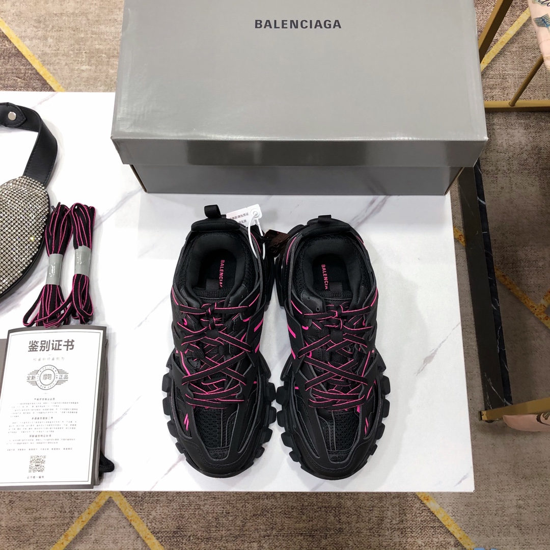 NO:165019,Top version Size: 36 37 38 39 40 41 42 43 44 45 Balenciaga 3rd generation first launch #Balenciaga Track-s 3.0 Autumn and Winter Series Official website pre-sale has begun #Sole uses PU TPU EVA rubber, a total of 13 sets of abrasive tools combinations, and the upper is no less than 15 partitions using cowhide   imported fabric   3M reflective strips, dad shoes, balenciaga, balenciaga, cowhide19860909顶级版本Size:36 37 38 39 40 41 42 43 44 45 巴黎世家3代首发# Balenciaga Track-s 3.0 秋冬系列 官网预售已经开始 #鞋底采用PU TPU EVA 橡胶共计13组磨具组合 鞋面不下15个隔板采用牛皮 进口布 3M反光条,老爹鞋,balenciaga,balenciaga,cowhide,Women's Shoes