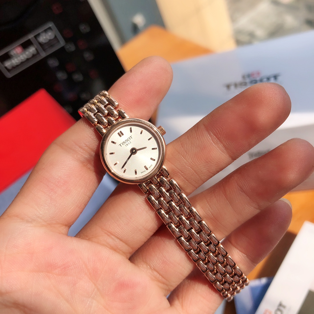 Tissot T058 Treasure: Elegant Swiss Watch with Sapphire Glass and Waterproofing - 图片 3