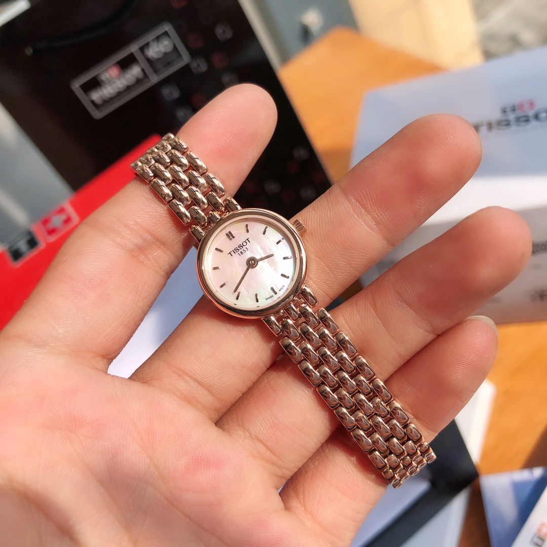 Tissot T058 Treasure: Elegant Swiss Watch with Sapphire Glass and Waterproofing - 图片 2