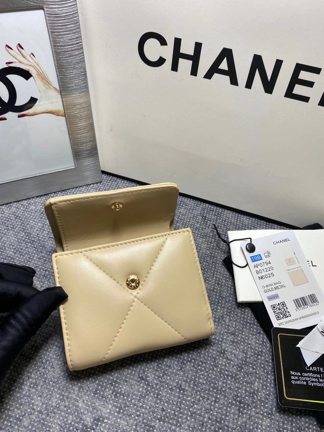 Chanel 19K Super-Heavy Diamond Stripe Chain Wallet AP0794 – $270 - 图片 7