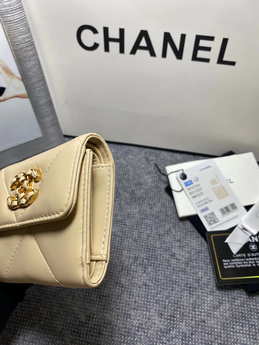 Chanel 19K Super-Heavy Diamond Stripe Chain Wallet AP0794 – $270 - 图片 6
