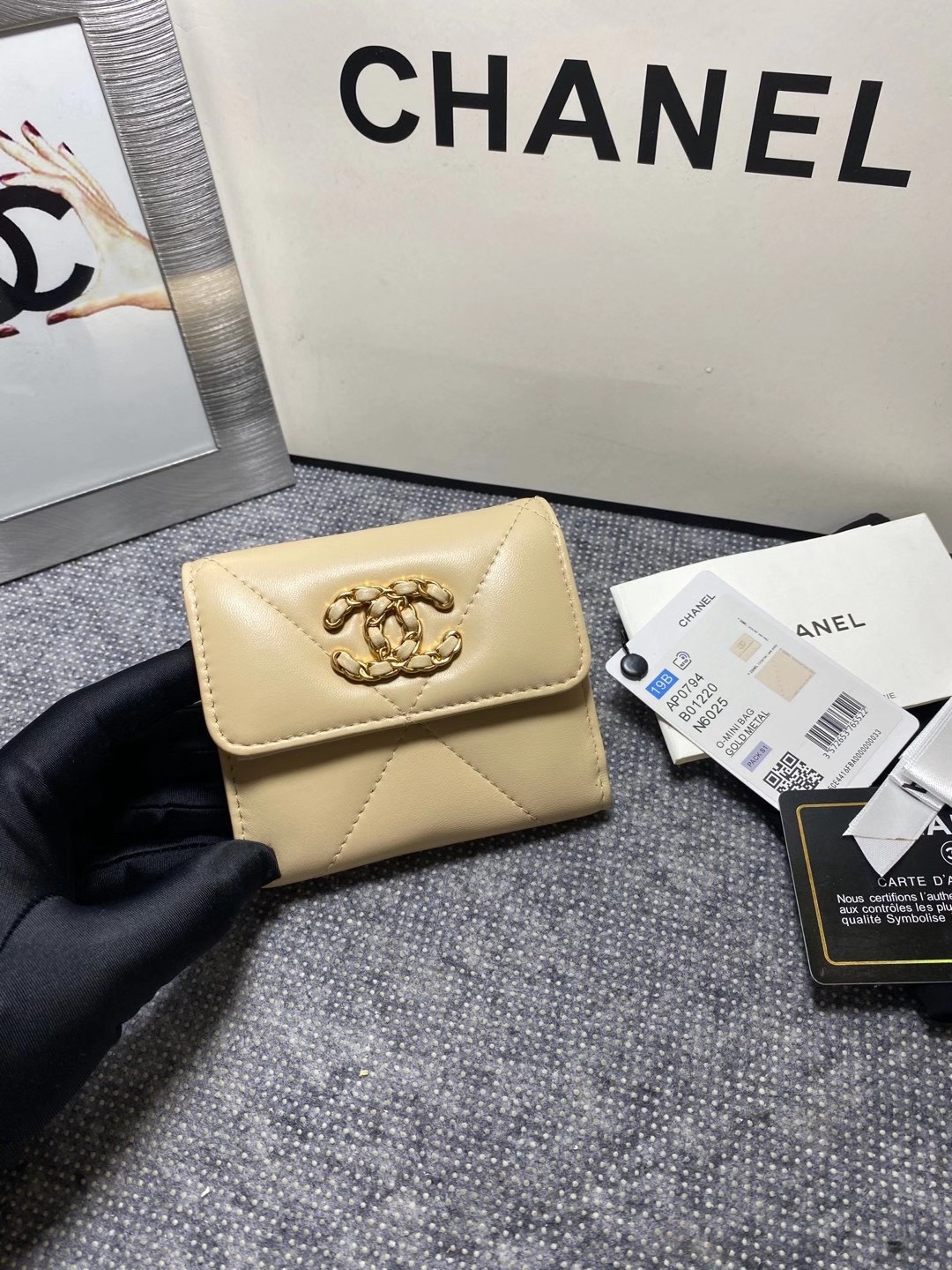 Chanel 19K Super-Heavy Diamond Stripe Chain Wallet AP0794 – $270 - 图片 1