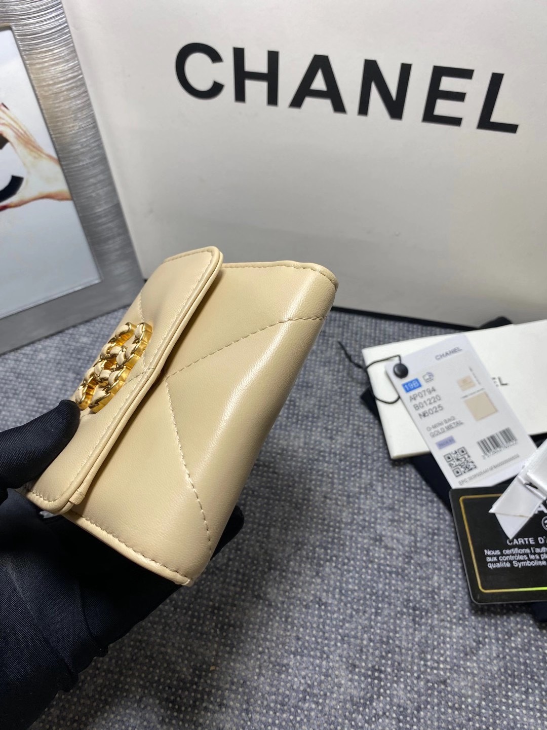 Chanel 19K Super-Heavy Diamond Stripe Chain Wallet AP0794 – $270 - 图片 5