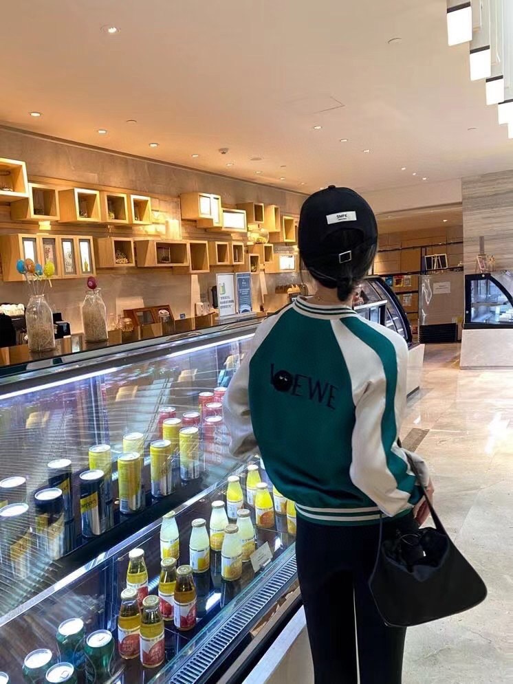 LOEWE撞色防晒棒球服香槟色绿色S