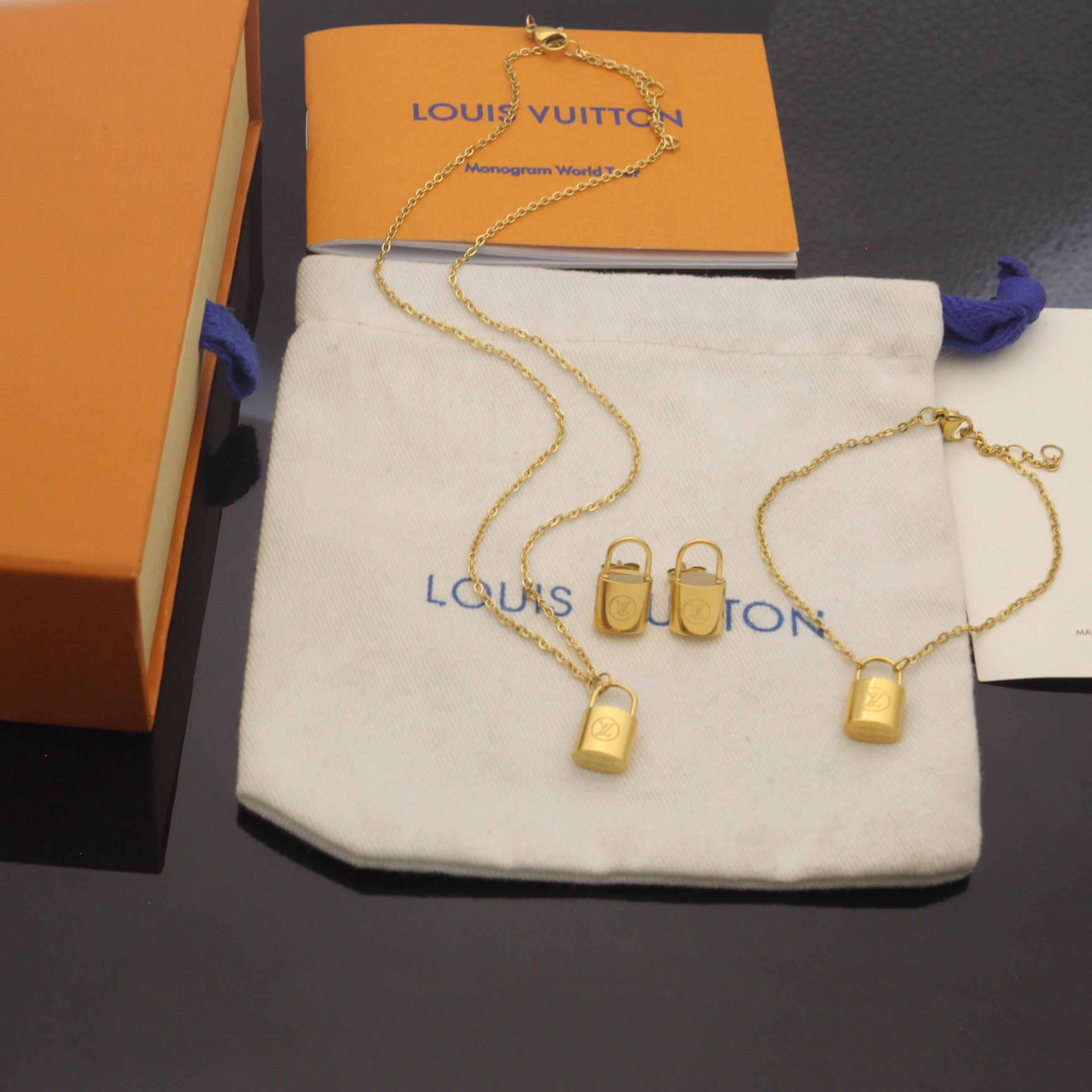 Buying Replica
 Louis Vuitton Jewelry Bracelet Earring Necklaces & Pendants