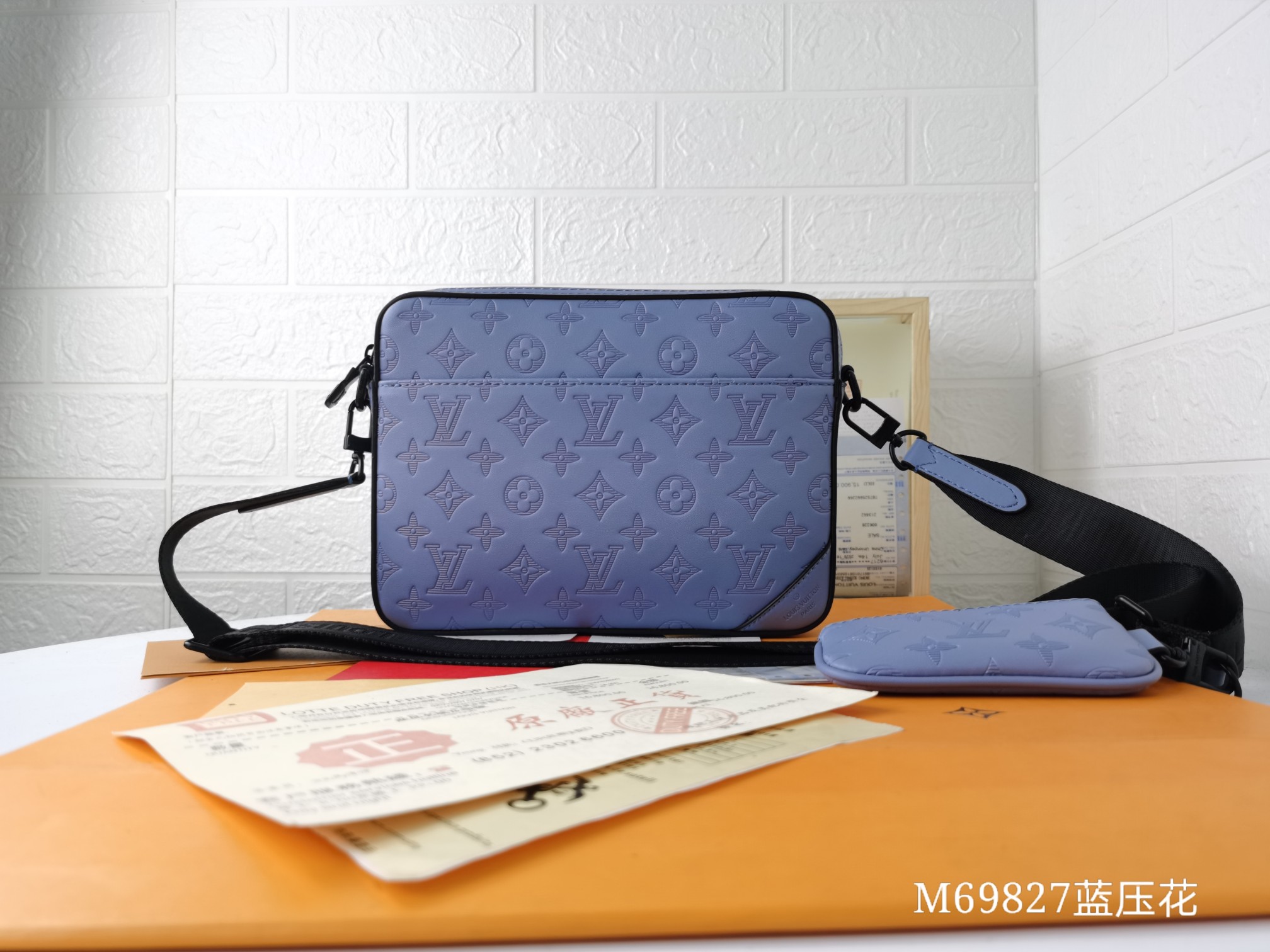 全皮圧花の男士郵差包 - スタイリッシュな信使包