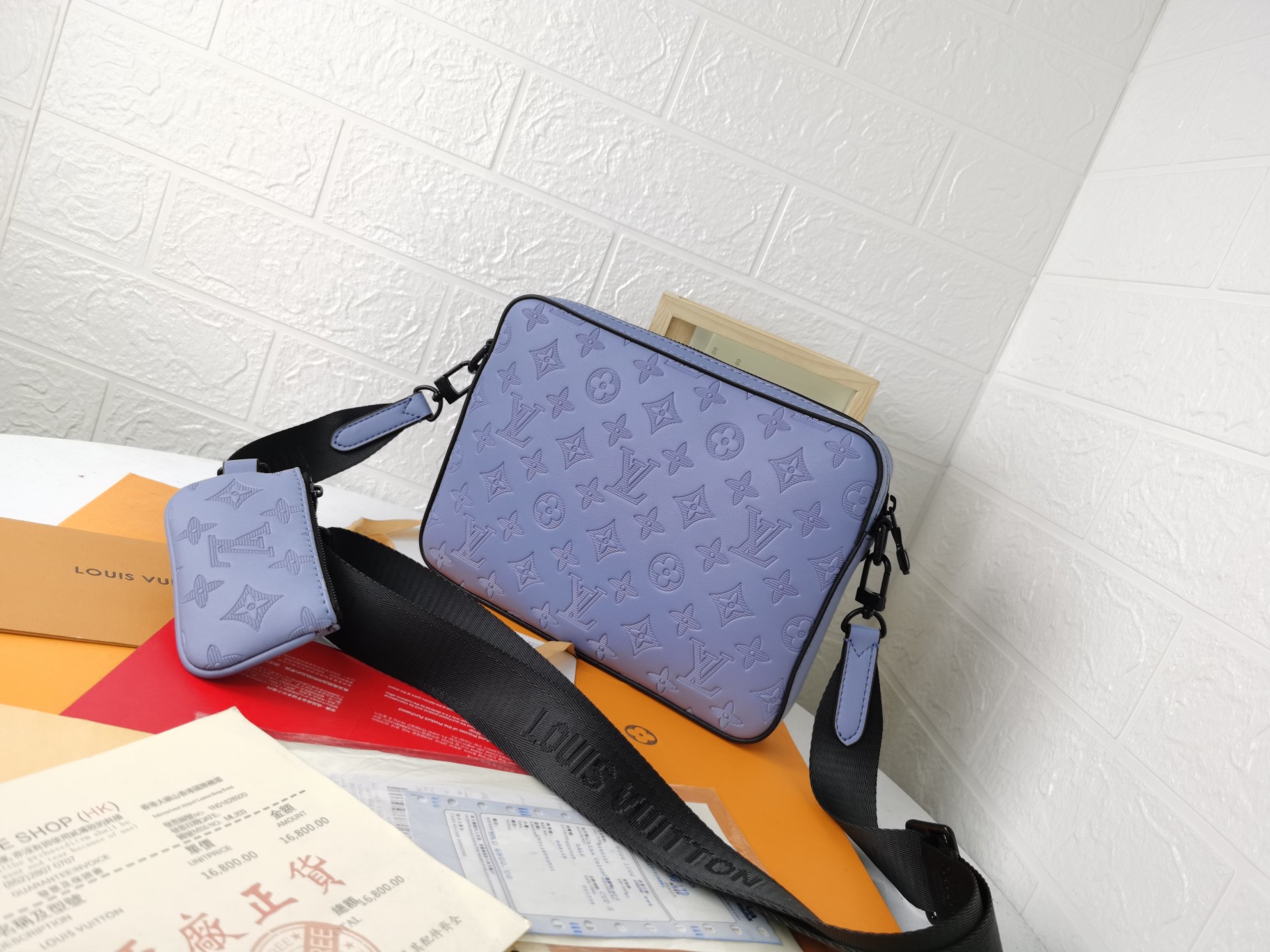 全皮圧花の男士郵差包 - スタイリッシュな信使包