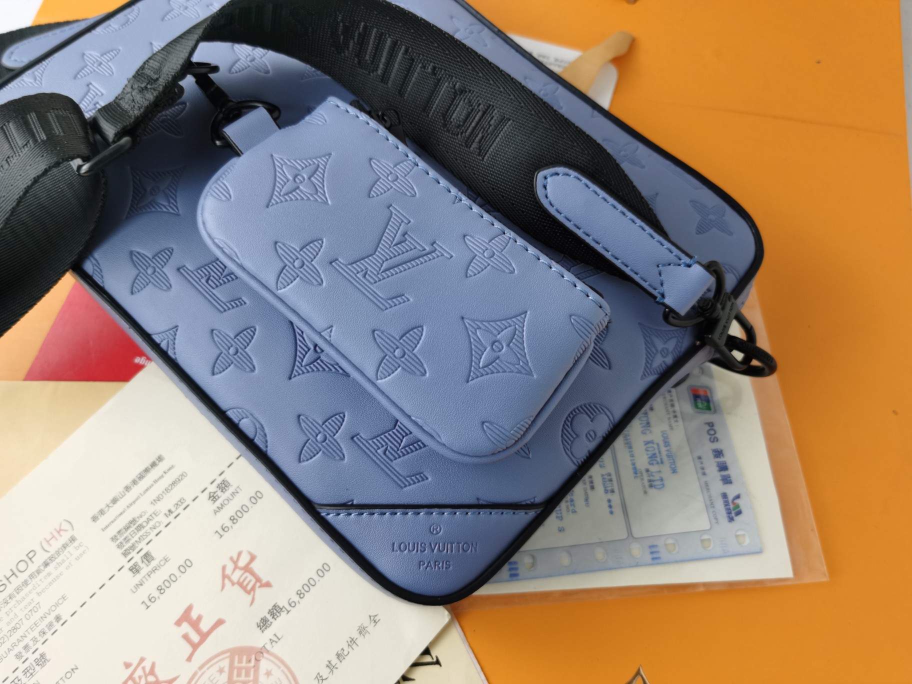 全皮圧花の男士郵差包 - スタイリッシュな信使包