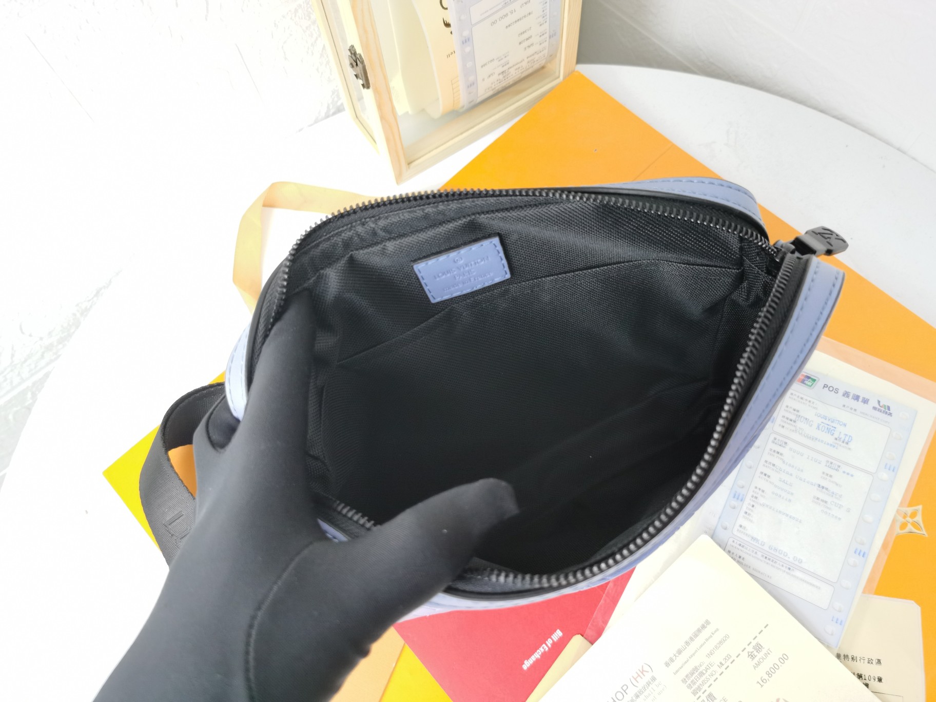 全皮圧花の男士郵差包 - スタイリッシュな信使包