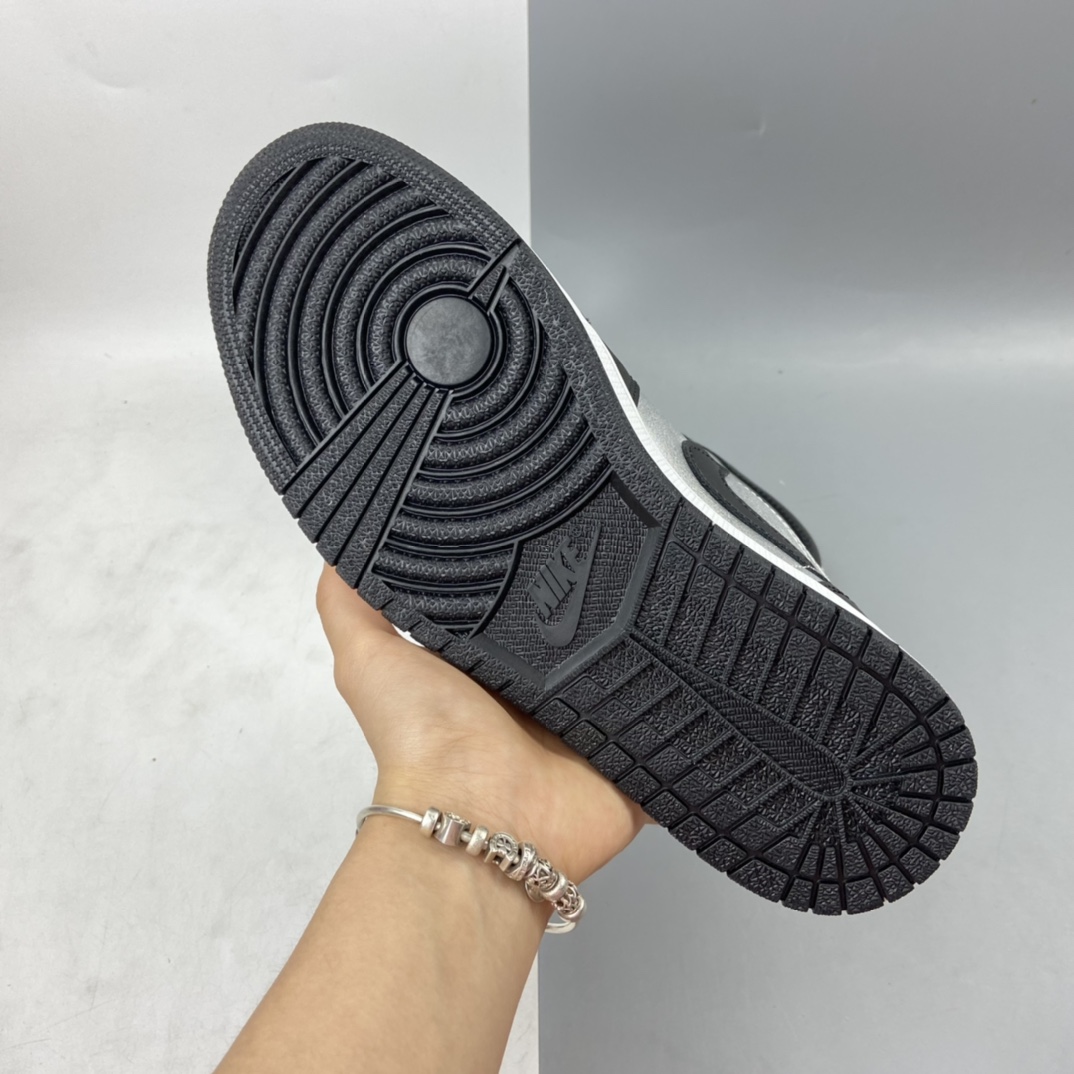 P240 Air Jordan 1 Mid AJ1 乔1 中帮百搭休闲运动板鞋 DA5551-001