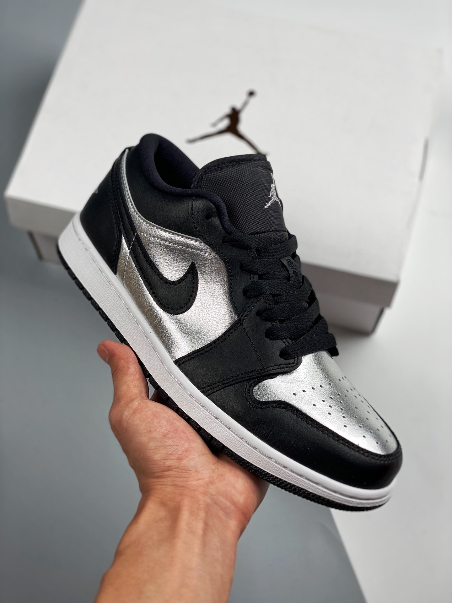 Versión que Pasa la Autenticación Air Jordan 1 Low "Silver Toe" Negro Plata La Mejor Caña Baja del Mercado Calidad de T…