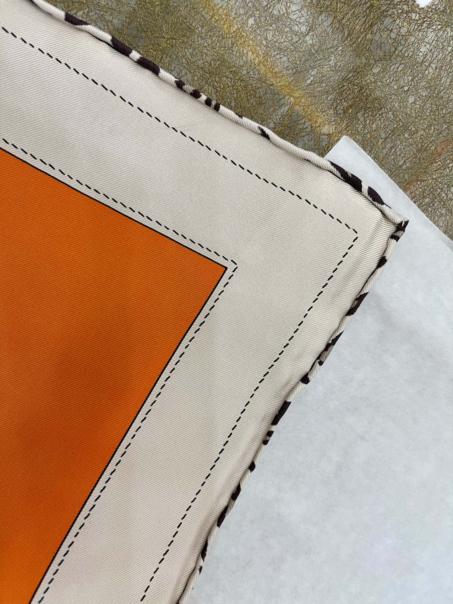 Hermes爱马仕『漫步巴黎』100%真丝方巾