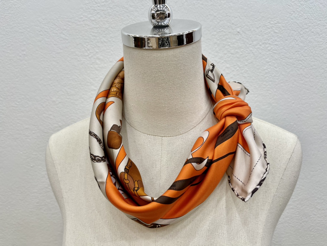 Hermes爱马仕『漫步巴黎』100%真丝方巾