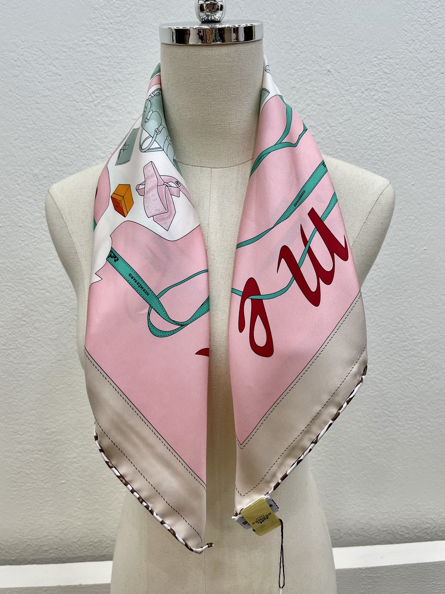 Hermes爱马仕『漫步巴黎』100%真丝方巾