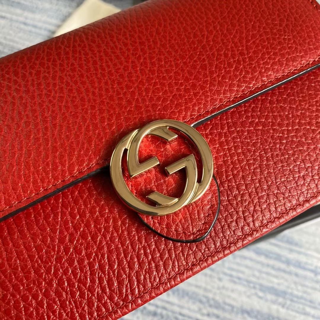 🔥🔥🔥新款～WOC链条系列🍀专柜各种断货的节奏🌲街拍、旅行拍照的必备神器，款式小巧但容量很大🍃放下手机现金唇膏等小物件毫无压力，💯进口五金皮料,原版开模，专柜品质💐款号：510314🌾尺寸：20*13*6cm