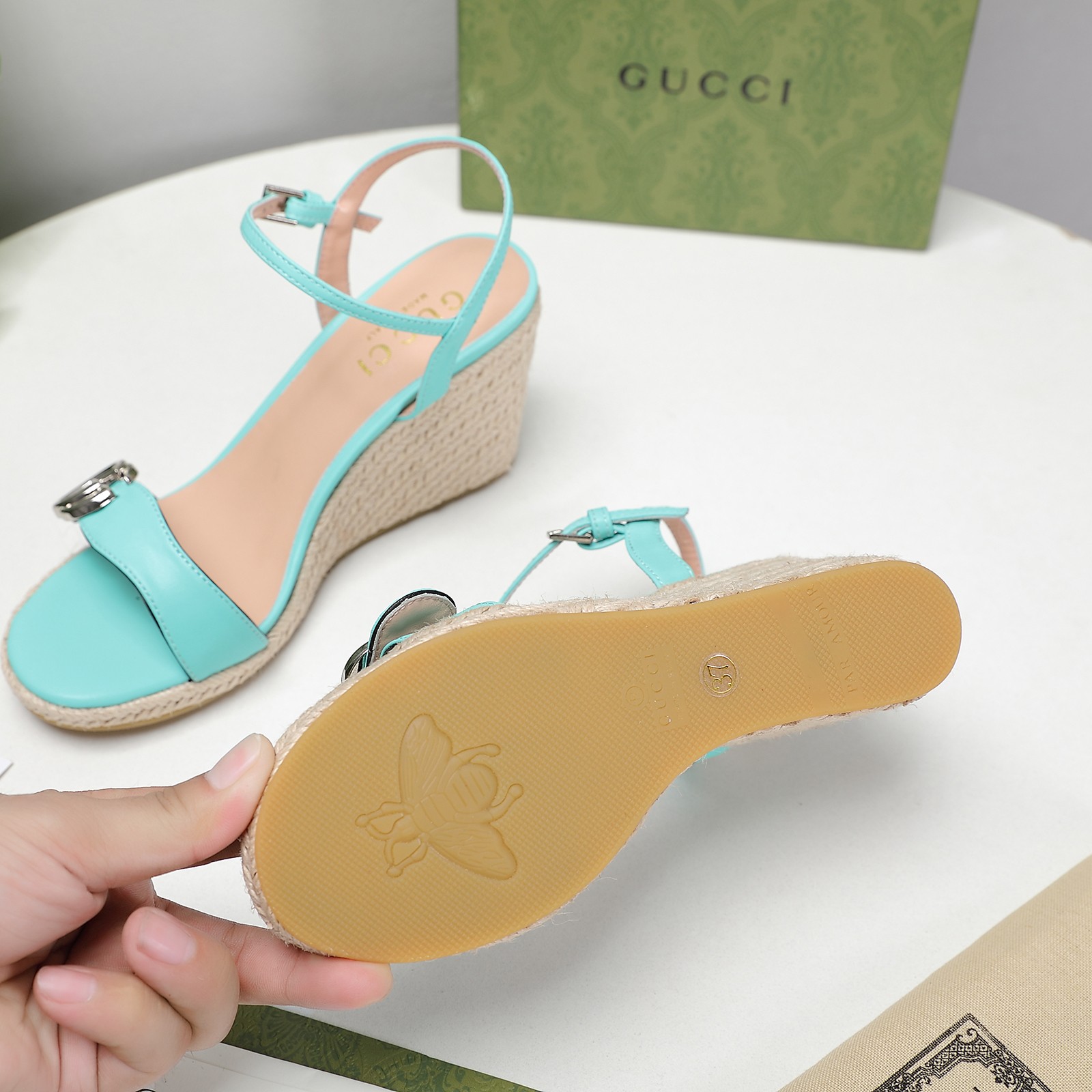 . Versión de gama alta 2021 Gucci Gucci nuevo talón inclinado sandalias de plataforma de agua Este p