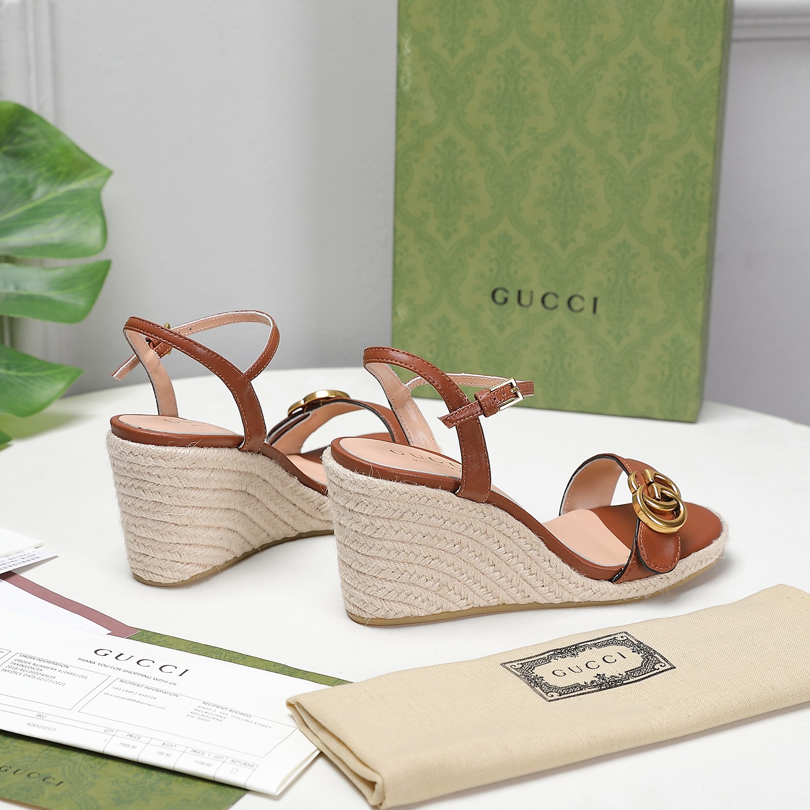 . Versión de gama alta 2021 Gucci Gucci nuevo talón inclinado sandalias de plataforma de agua Este p