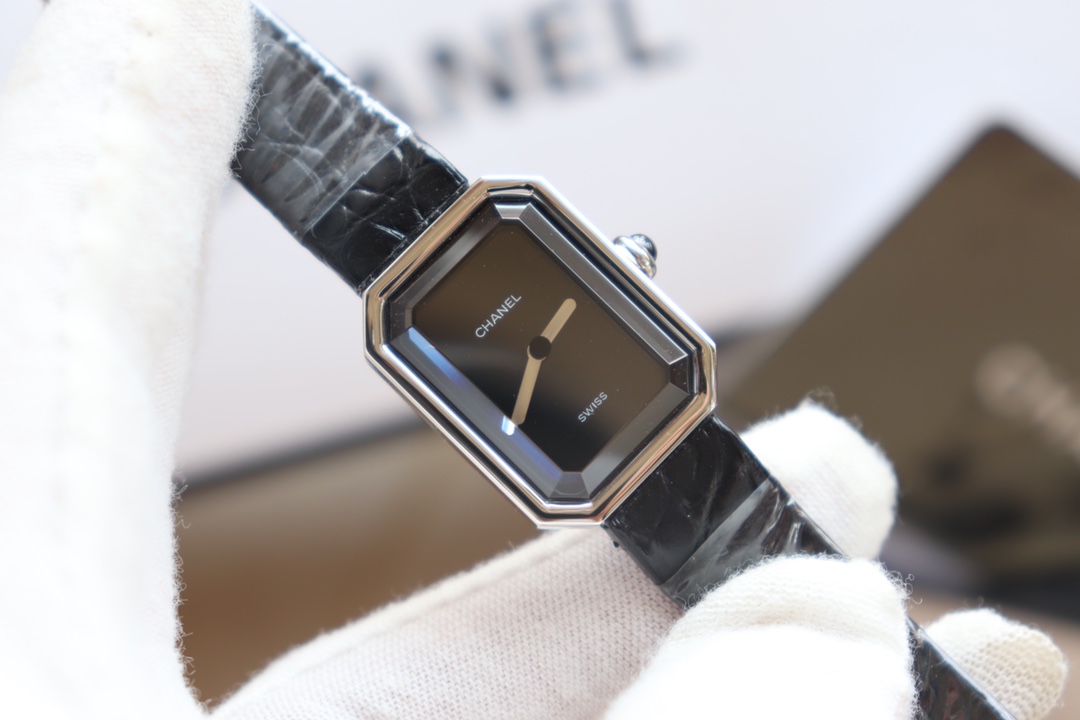 Chanel Premiere Watch: Timeless Elegance with Unique Design and Versatility - 图片 3