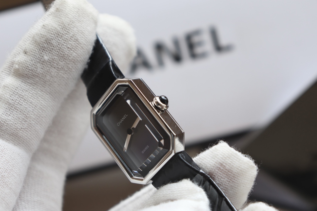 Chanel Premiere Watch: Timeless Elegance with Unique Design and Versatility - 图片 4