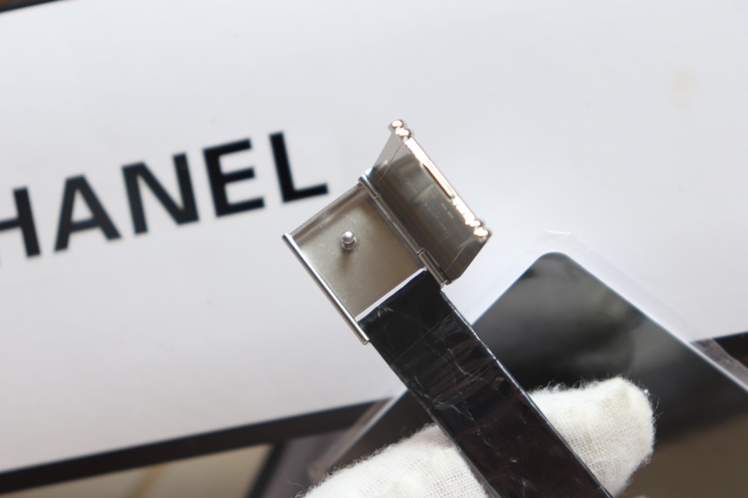Chanel Premiere Watch: Timeless Elegance with Unique Design and Versatility - 图片 9