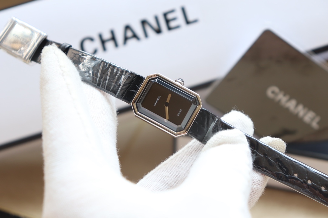 Chanel Premiere Watch: Timeless Elegance with Unique Design and Versatility - 图片 1