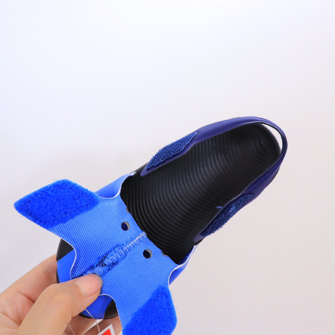 图片[7]-【九宫格细节图】 高版本ＮＫ护脚洞洞鞋.儿童凉鞋‼️ 儿童飞机凉鞋.高品质专G版火爆上市.🔥去年专Ｇ火的一塌糊涂哦。设计独特.上脚好看.鞋子轻便柔软.防滑设计.鞋面透气扣设计.🌼夏天不热脚.魔术贴方便宝宝穿着.✔️-选品中心